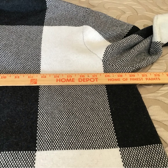 TAHARI SWEATER XL, Long sleeve, classy in charcoal gray & white - Picture 7 of 10